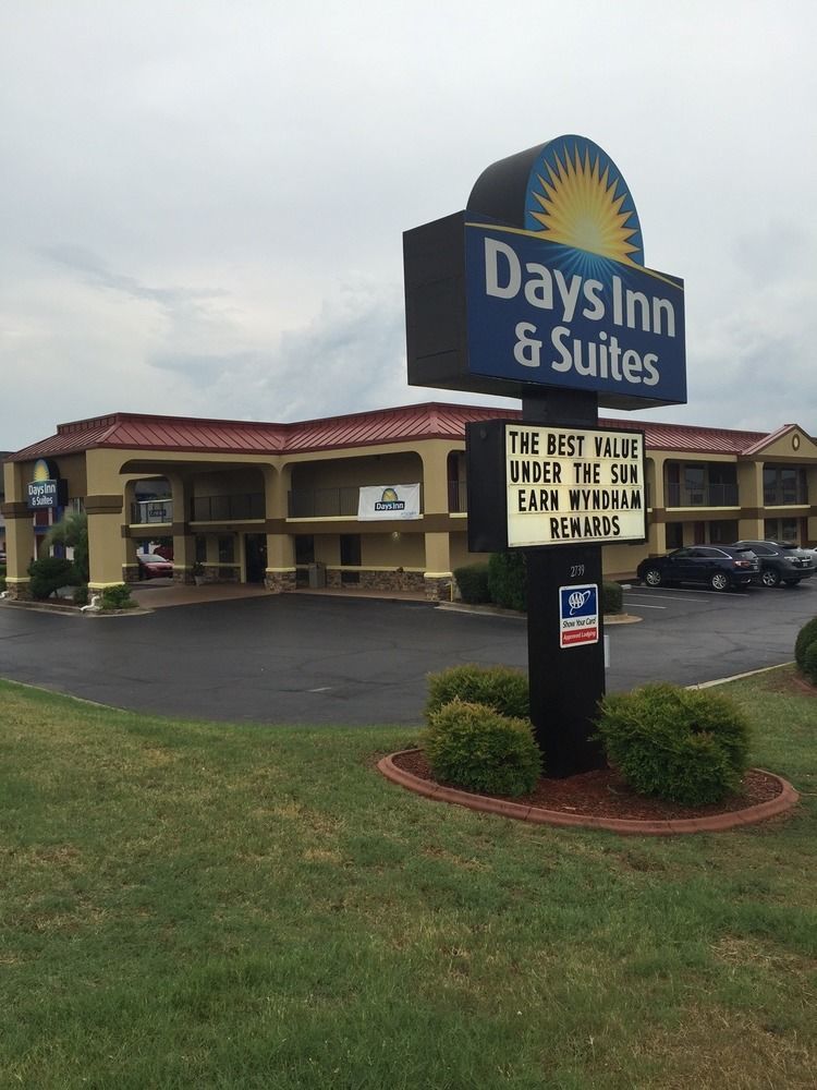 Days Inn & Suites By Wyndham Warner Robins Near Robins Afb Eksteriør billede