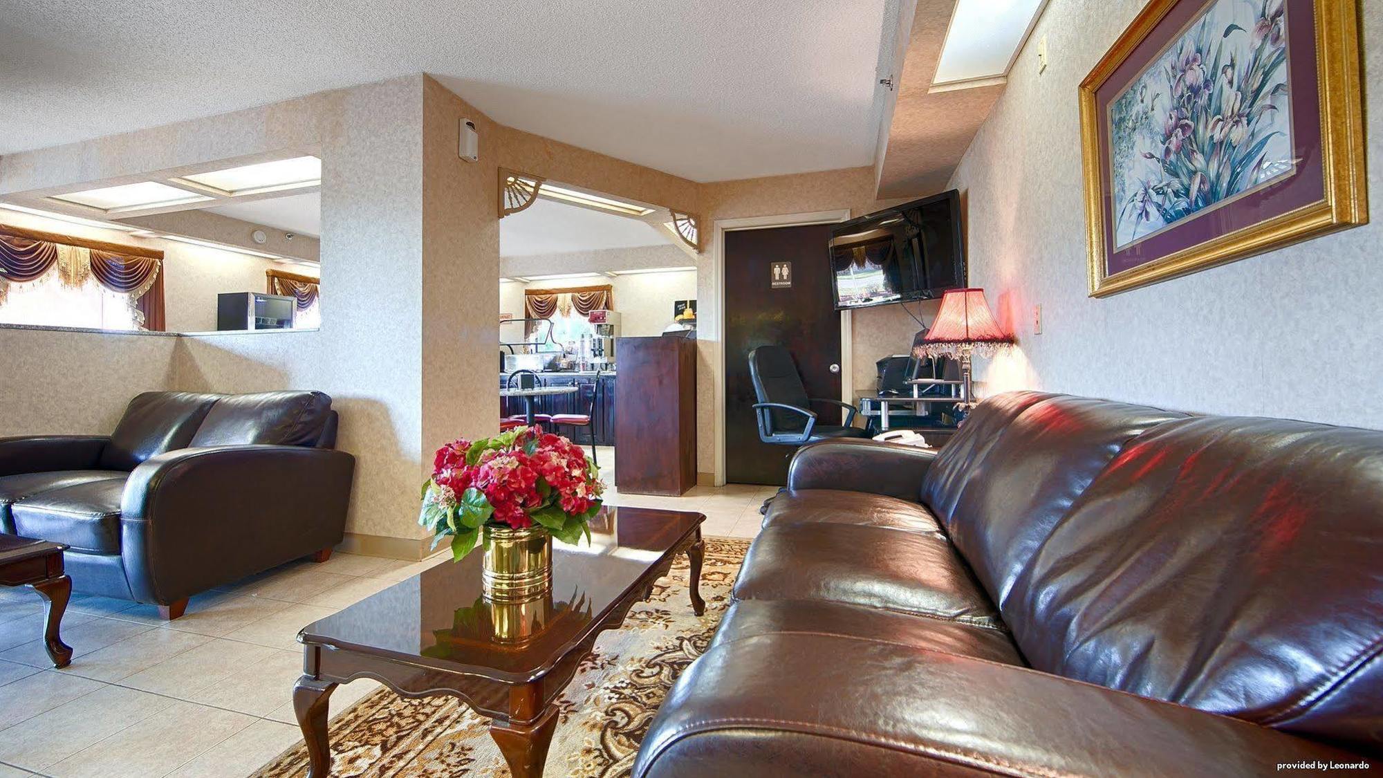 Days Inn & Suites By Wyndham Warner Robins Near Robins Afb Eksteriør billede