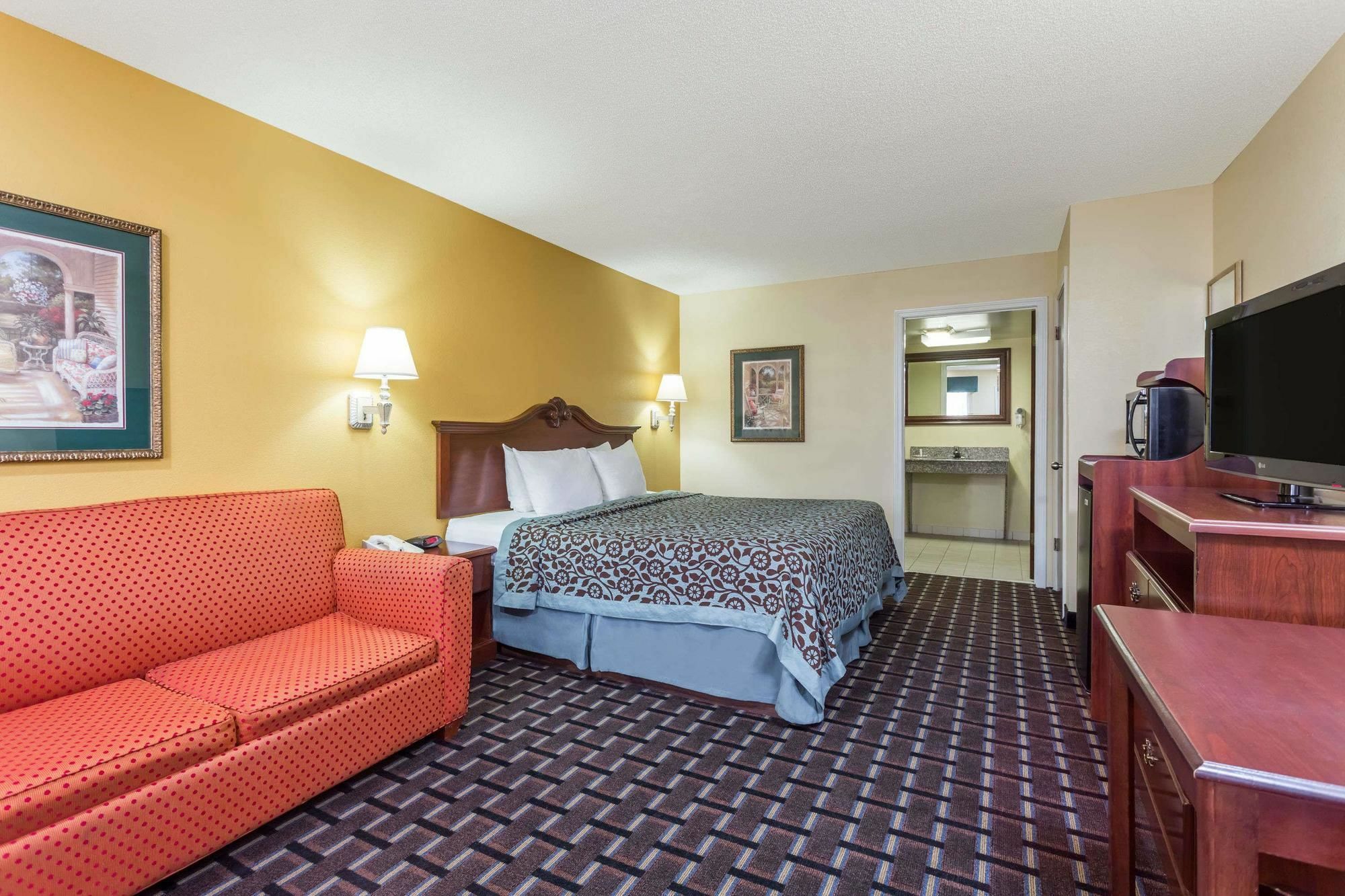 Days Inn & Suites By Wyndham Warner Robins Near Robins Afb Eksteriør billede